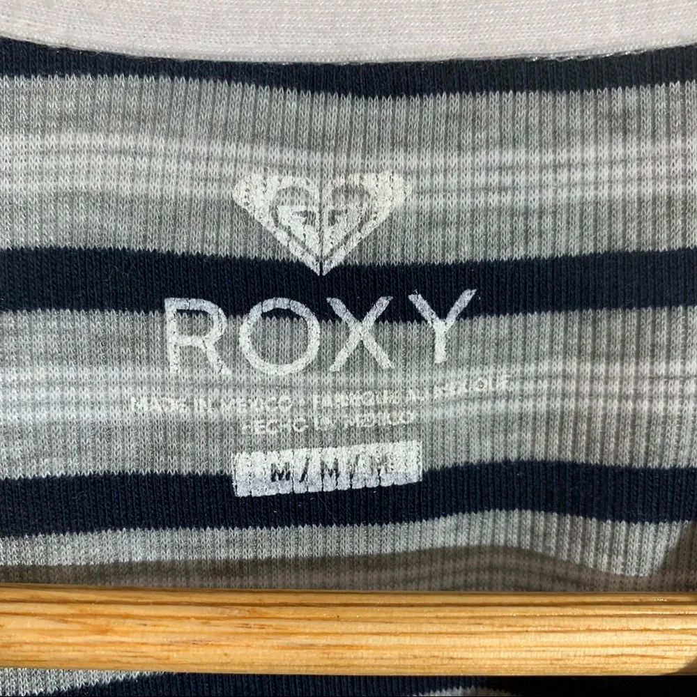 ROXY Y2K STYLE POLO CROP TOP. BLUE AND GRAY STRIPE. SHORT SLEEVE. SIZE MEDIUM. - Picture 5 of 7